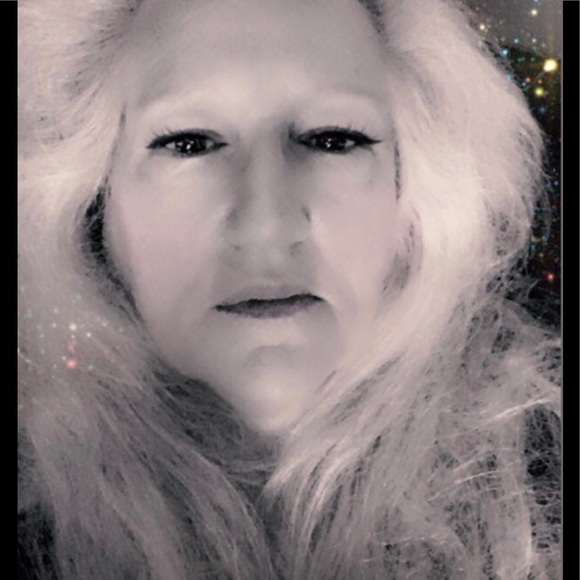 Meet your Posher, Theresa - Picture 2 of 2